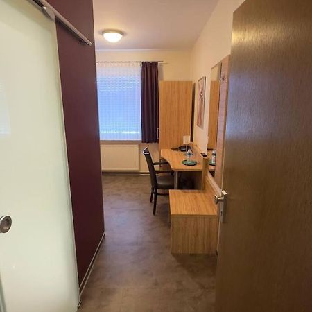 Hotel Ishi Inn Wolfsburg Bagian luar foto