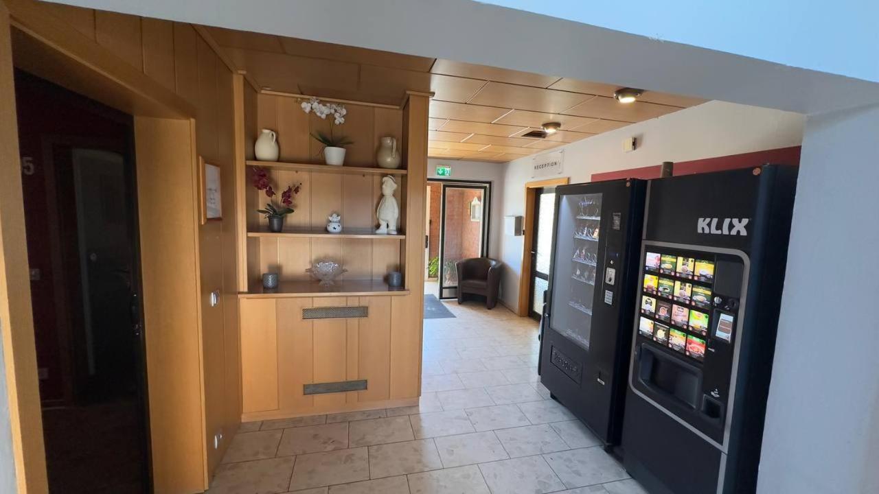 Hotel Ishi Inn Wolfsburg Bagian luar foto