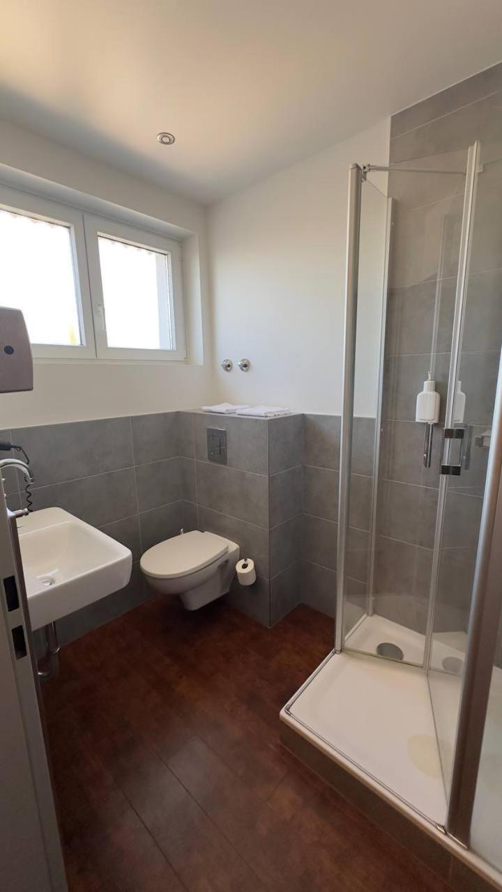 Hotel Ishi Inn Wolfsburg Bagian luar foto