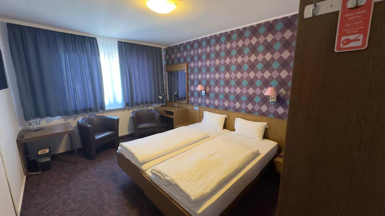 Hotel Ishi Inn Wolfsburg Bagian luar foto